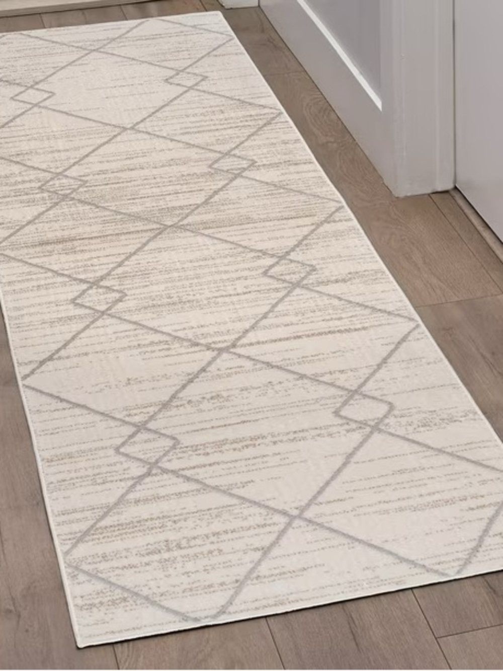 Gertmenian Tuscany Patterned Runner Rug 2’8”x8’